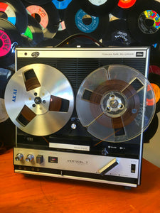 Lecteur à bobines TOSHIBA 'VERTICAL 7' GT-701V Reel to reel