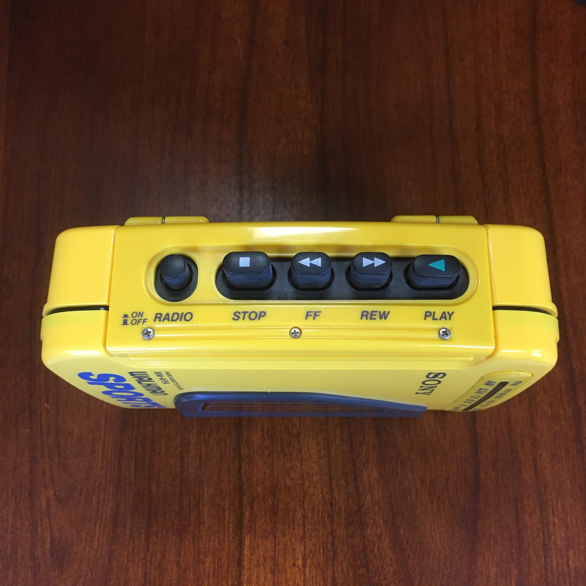 Sony Walkman Sports WM-35 – Jaune – Années 80 – Fonctionne Sans écouteurs