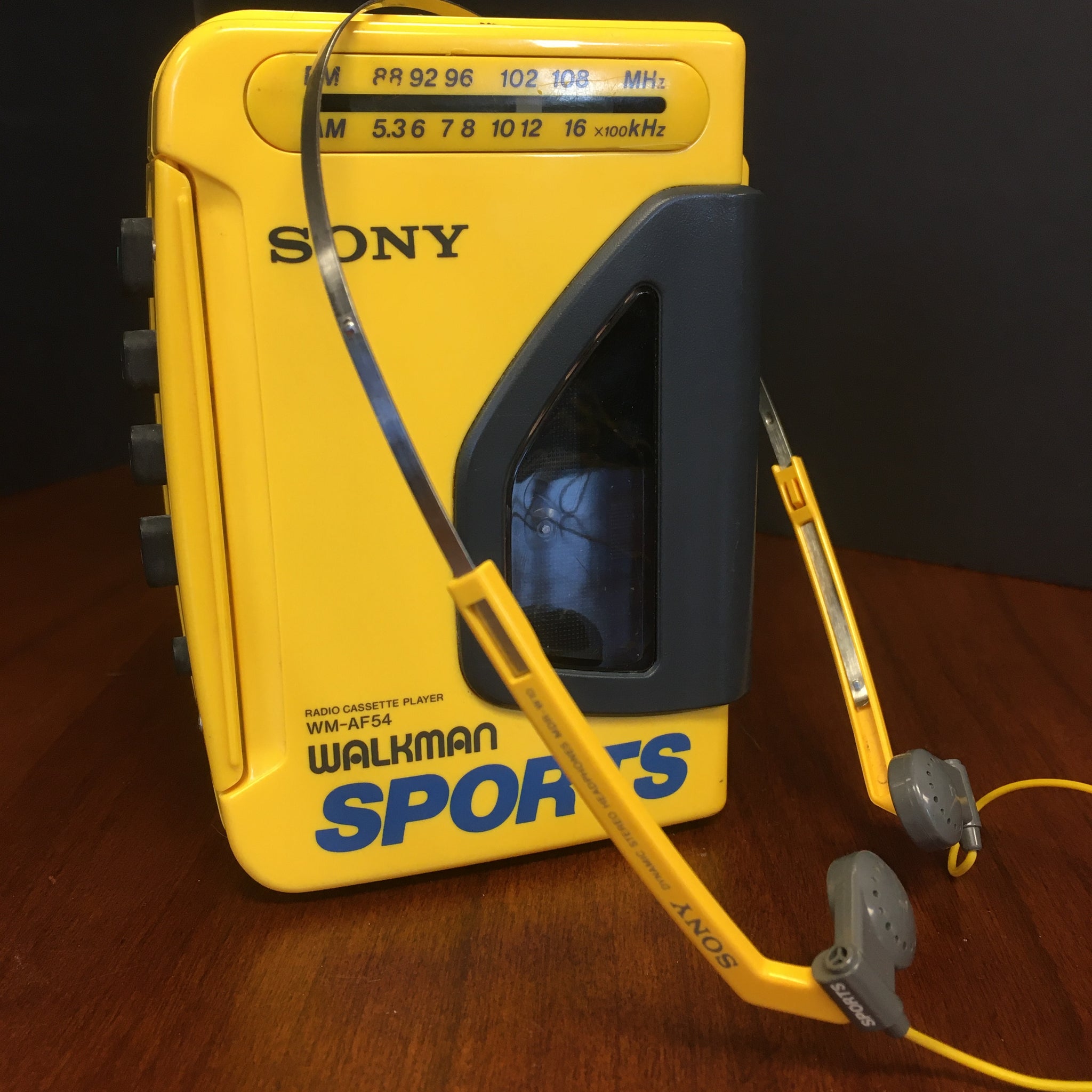 Écouteurs Intra-auriculaires Sony MDR-ED136 Rétro - Pour Discman - Noir - Occasion - Origine Japon