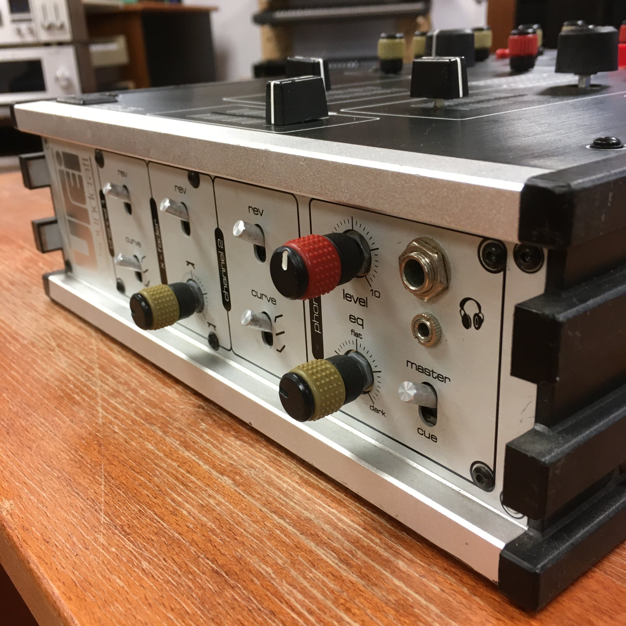 Mixeur professionnel UREI 1601 / DJ MIXER – Cali Calo Musique